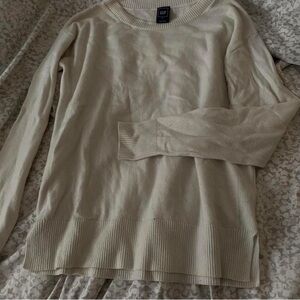 GAP Women's white Crew Neck Sweater